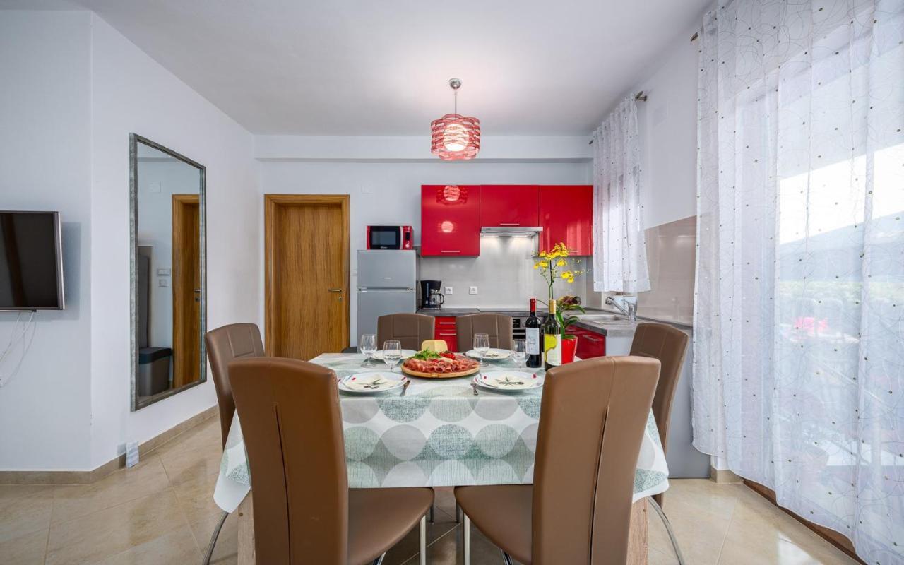 The Willow Garden Apartment House Marčana Exterior foto